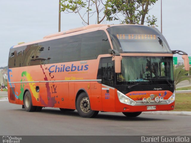 Chilebus Internacional 221 na cidade de Florianópolis, Santa Catarina, Brasil, por Daniel Guardiola. Número da foto: #3976396.