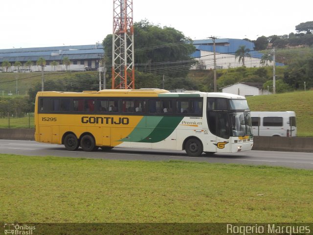 Empresa Gontijo de Transportes 15295 na cidade de Taubaté, São Paulo, Brasil, por Rogerio Marques. ID da foto: 3980083.