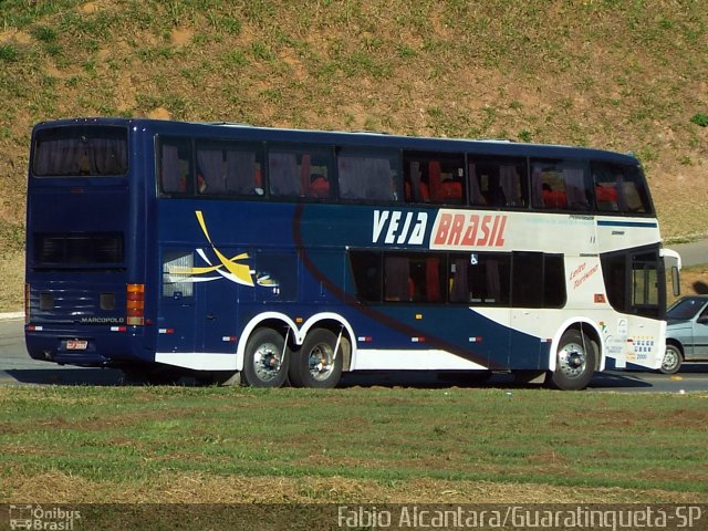 Veja Brasil Turismo 2000 na cidade de Aparecida, São Paulo, Brasil, por Fabio Alcantara. Número da foto: #3980025.