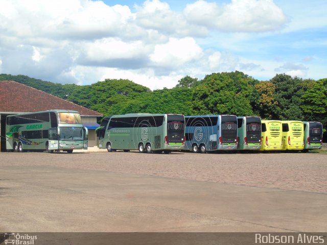 Viação Garcia 7116 na cidade de Paranavaí, Paraná, Brasil, por Robson Alves. ID da foto: 3980891.