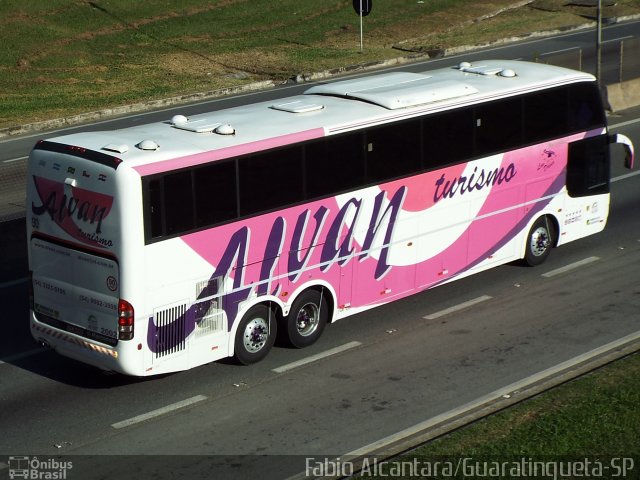 Alvan Turismo 2002 na cidade de Aparecida, São Paulo, Brasil, por Fabio Alcantara. Número da foto: #3981966.