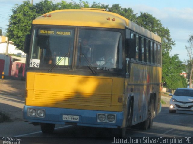 Ônibus Particulares 4442 na cidade de Carpina, Pernambuco, Brasil, por Jonathan Silva. Número da foto: #3981567.