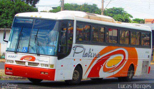 Viação Platina 9380 na cidade de Uberlândia, Minas Gerais, Brasil, por Lucas Borges . ID da foto: 4031666.