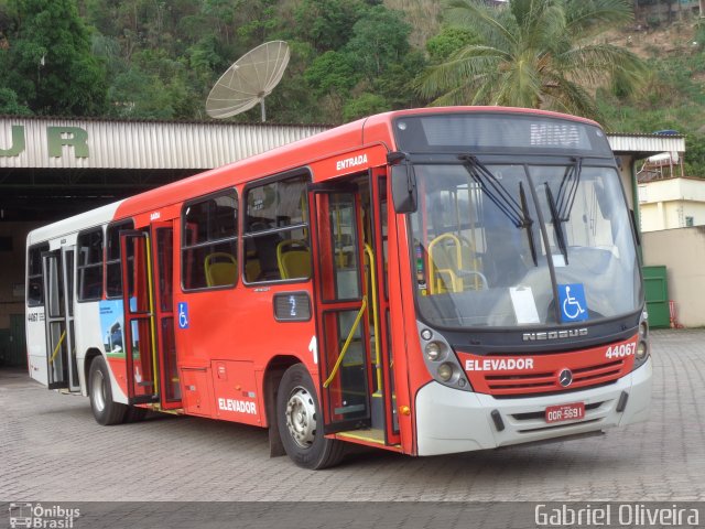 Viação Cuiabá 44067 na cidade de Sabará, Minas Gerais, Brasil, por Gabriel Oliveira. Número da foto: #4031750.