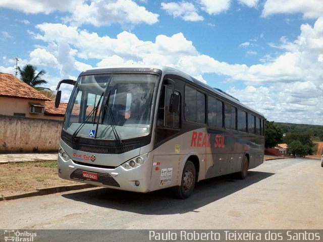 Real Sul Turismo 201193 na cidade de Montalvânia, Minas Gerais, Brasil, por Paulo Roberto Teixeira dos Santos. Número da foto: #4053207.