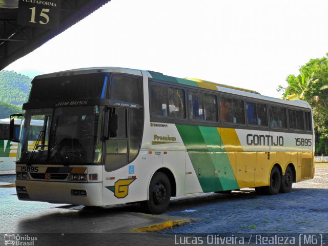 Empresa Gontijo de Transportes 15895 na cidade de Manhuaçu, Minas Gerais, Brasil, por Lucas Oliveira. Número da foto: #4060607.