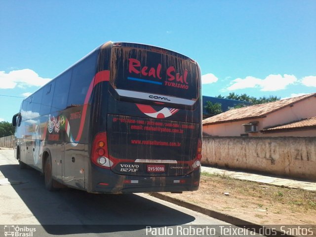 Real Sul Turismo 201675 na cidade de Montalvânia, Minas Gerais, Brasil, por Paulo Roberto Teixeira dos Santos. ID da foto: 4062196.