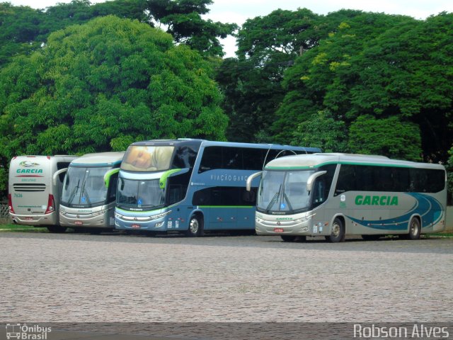 Viação Garcia 7266 na cidade de Paranavaí, Paraná, Brasil, por Robson Alves. Número da foto: #4034561.