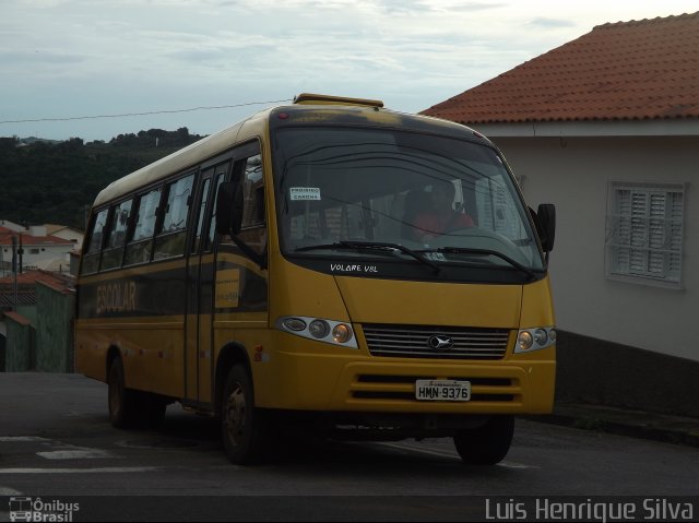 Escolares 9376 na cidade de Varginha, Minas Gerais, Brasil, por Luis Henrique Silva. Número da foto: #4074610.