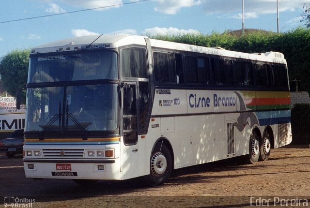 Cisne Branco Turismo 100 na cidade de Picos, Piauí, Brasil, por Eder Pereira. Número da foto: #4077357.