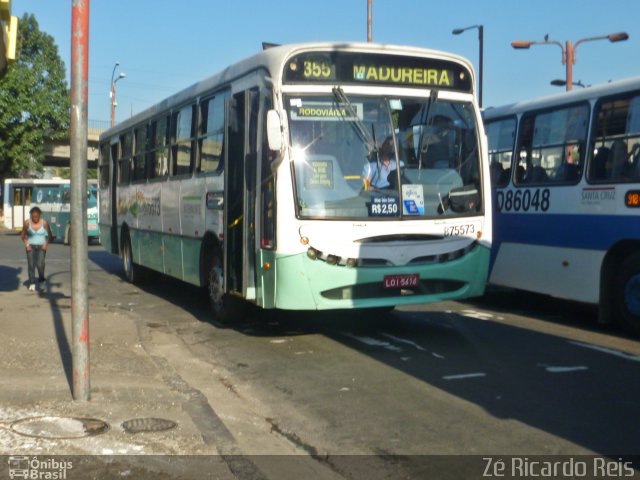 Viação Madureira Candelária B75573 na cidade de Rio de Janeiro, Rio de Janeiro, Brasil, por Zé Ricardo Reis. Número da foto: #4080754.