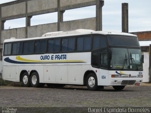 Viação Ouro e Prata 654 na cidade de Tramandaí, Rio Grande do Sul, Brasil, por Daniel Espindola Dorneles. Número da foto: #4080699.