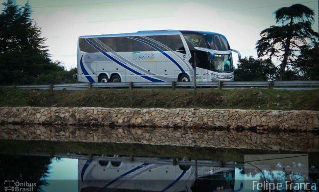 Destak Turismo 2080 na cidade de Campos do Jordão, São Paulo, Brasil, por Felipe França. Número da foto: #4083108.