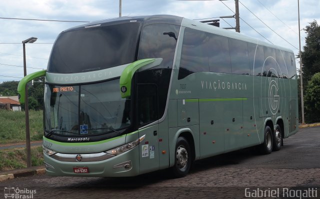 Viação Garcia 7037 na cidade de Araraquara, São Paulo, Brasil, por Gabriel Rogatti. Número da foto: #4085527.
