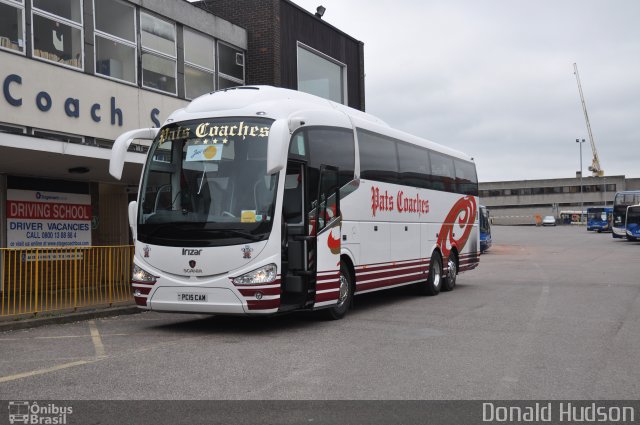 Pat's Coaches  na cidade de Exeter, Devon, Inglaterra, por Donald Hudson. ID da foto: 4086084.