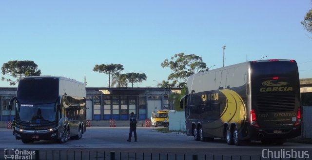 Viação Garcia 7337 na cidade de Curitiba, Paraná, Brasil, por Paulo Roberto Chulis. Número da foto: #4089723.
