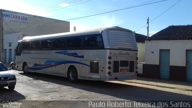 Expresso Montalvânia 3030 na cidade de Montalvânia, Minas Gerais, Brasil, por Paulo Roberto Teixeira dos Santos. Número da foto: #4093710.