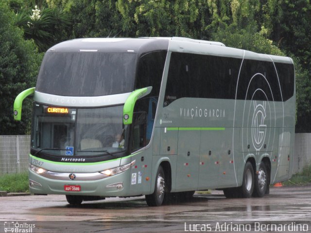 Viação Garcia 7047 na cidade de Curitiba, Paraná, Brasil, por Lucas Adriano Bernardino. Número da foto: #4037375.