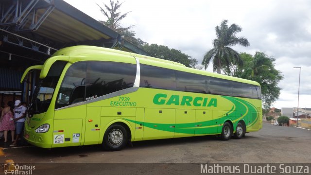 Viação Garcia 7939 na cidade de Bandeirantes, Paraná, Brasil, por Matheus Duarte Souza. Número da foto: #4037347.