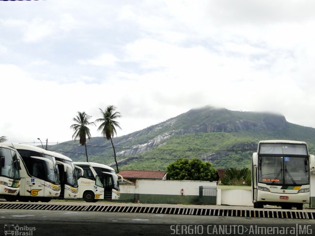 Empresa Gontijo de Transportes Garagem AMJ na cidade de Almenara, Minas Gerais, Brasil, por Sérgio Augusto Braga Canuto. ID da foto: 4041743.