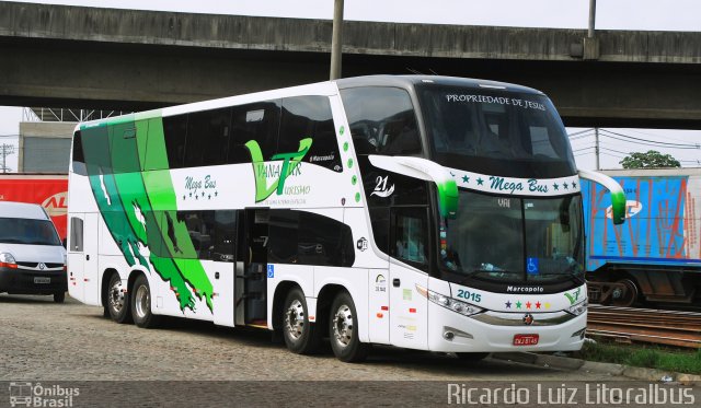 Vanatur Turismo 2015 na cidade de Santos, São Paulo, Brasil, por Ricardo Luiz. ID da foto: 4047652.