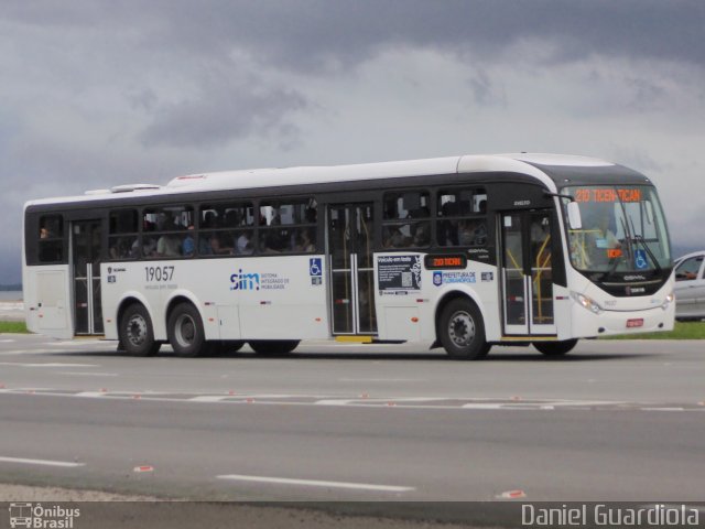 Canasvieiras Transportes 19057 na cidade de Florianópolis, Santa Catarina, Brasil, por Daniel Guardiola. Número da foto: #4097397.