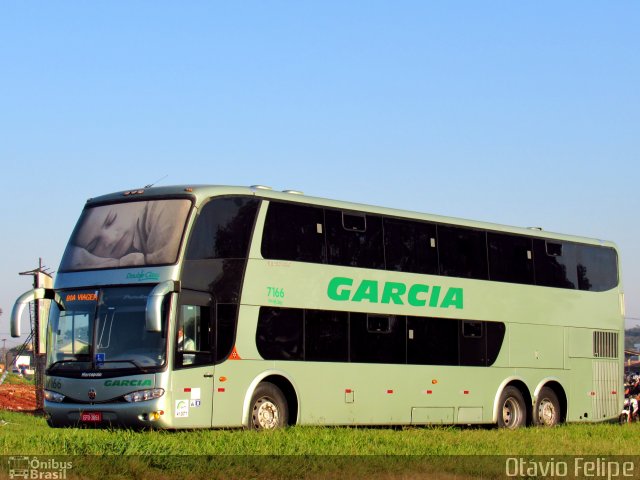 Viação Garcia 7166 na cidade de Foz do Iguaçu, Paraná, Brasil, por Otavio Felipe Balbinot. ID da foto: 4119560.