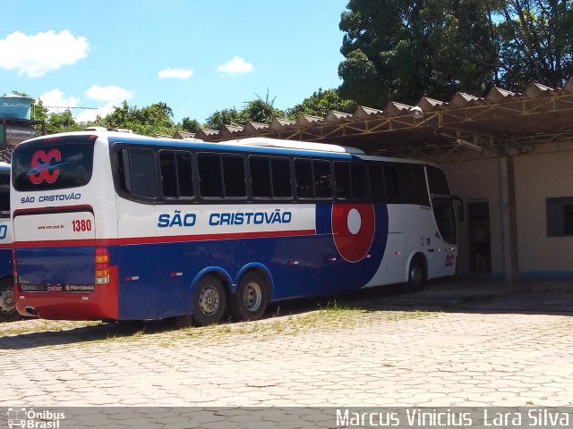 Viação São Cristóvão 1380 na cidade de Divinópolis, Minas Gerais, Brasil, por Marcus Vinicius Lara Silva. ID da foto: 4122004.