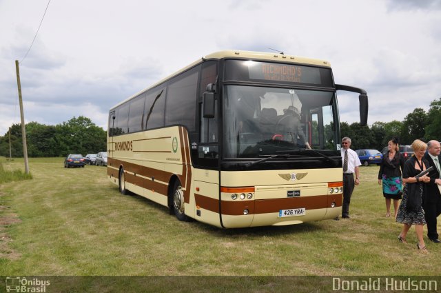 Richmond's Coaches  na cidade de Essex, Inglaterra, por Donald Hudson. ID da foto: 4128176.