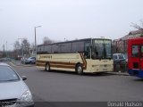 Richmond's Coaches  na cidade de Bishop's Stortford, Hertfordshire, Inglaterra, por Donald Hudson. ID da foto: :id.