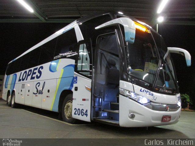 LopeSul Transportes - Lopes e Oliveira Transportes e Turismo - Lopes Sul 2064 na cidade de Cascavel, Paraná, Brasil, por Carlos Kircheim. Número da foto: #4131441.