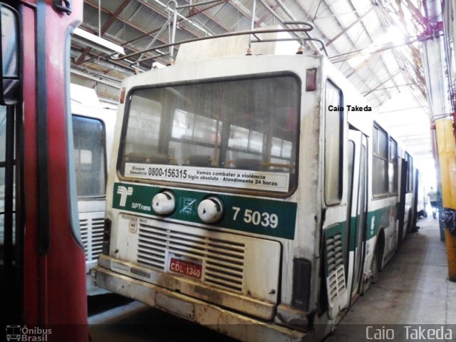 Viação Eletrosul 7 5039 na cidade de São Paulo, São Paulo, Brasil, por Caio  Takeda. Número da foto: #4133563.