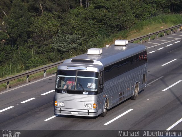 Motorhomes 6756 na cidade de Barueri, São Paulo, Brasil, por Michael  Alberto Vieira. Número da foto: #4133008.