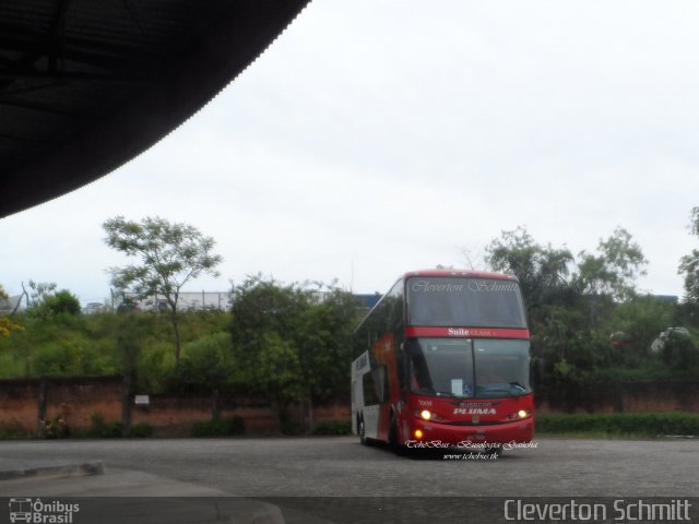 Pluma Conforto e Turismo 7008 na cidade de Santa Maria, Rio Grande do Sul, Brasil, por Cleverton Schmitt. Número da foto: #4100012.