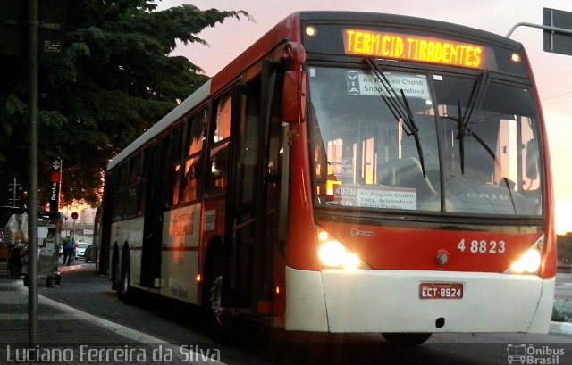 Express Transportes Urbanos Ltda 4 8823 na cidade de São Paulo, São Paulo, Brasil, por Luciano Ferreira da Silva. ID da foto: 4137285.