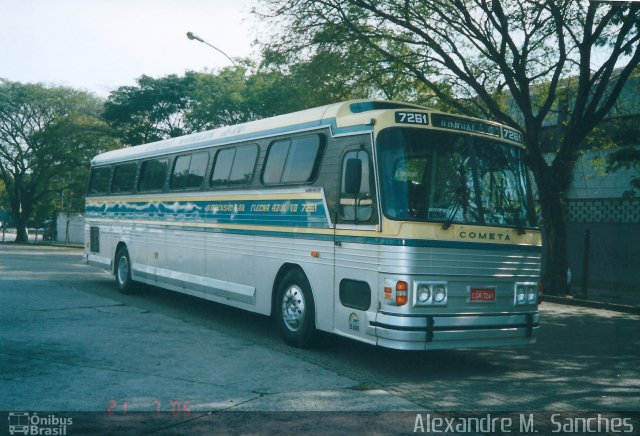 Viação Cometa 7261 na cidade de São Paulo, São Paulo, Brasil, por Alexandre M.  Sanches. Número da foto: #4145930.