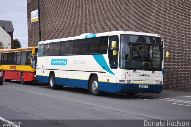Arriva 9991 na cidade de Middlesbrough, North Yorkshire, Inglaterra, por Donald Hudson. Número da foto: #4146976.
