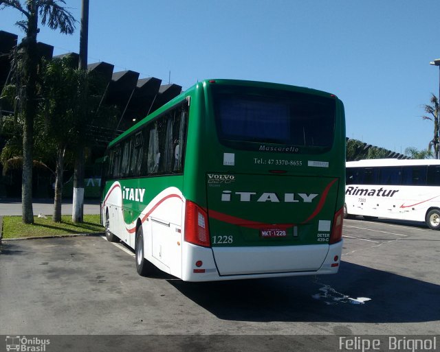 Italy Transporte e Turismo 1228 na cidade de Florianópolis, Santa Catarina, Brasil, por Felipe  Brignol. Número da foto: #4146979.