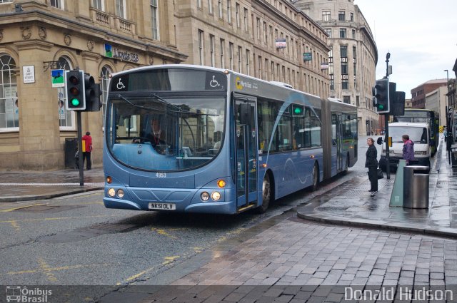 Go North East 4953 na cidade de Newcastle upon Tyne, Tyne and Wear, Inglaterra, por Donald Hudson. ID da foto: 4147029.