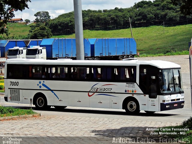 RDP Turismo 7000 na cidade de João Monlevade, Minas Gerais, Brasil, por Antonio Carlos Fernandes. Número da foto: #4149101.