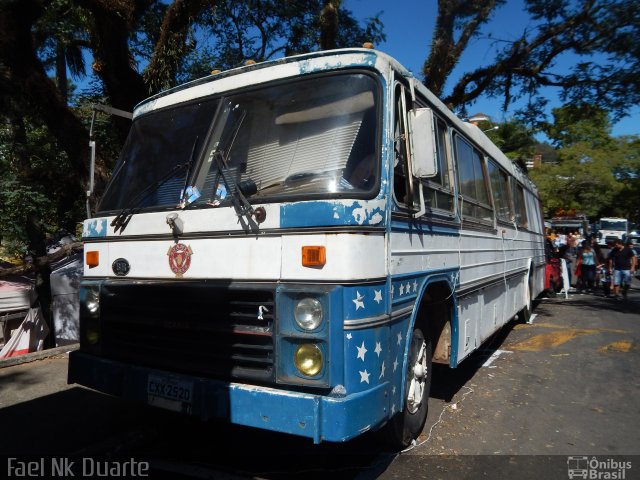 Motorhomes 2520 na cidade de Águas de Lindóia, São Paulo, Brasil, por Raphael José da Silva. ID da foto: 4151132.