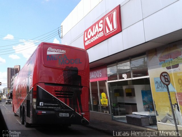 Servers Transporte e Turismo Atroveran Mega Model na cidade de Guarapuava, Paraná, Brasil, por Lucas Henrique Mendes. ID da foto: 4153021.