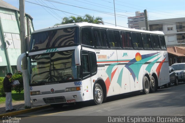 JBL Turismo 1600 na cidade de Tramandaí, Rio Grande do Sul, Brasil, por Daniel Espindola Dorneles. Número da foto: #4156169.
