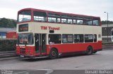 TM Travel 1113 na cidade de Sheffield, South Yorkshire, Inglaterra, por Donald Hudson. ID da foto: :id.