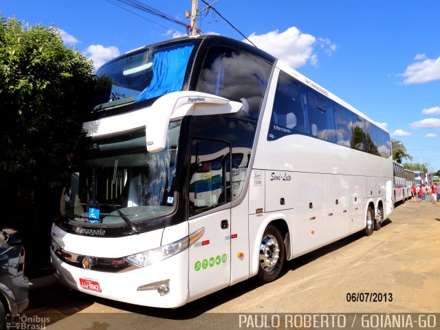 Ônibus Particulares 9942 na cidade de Trindade, Goiás, Brasil, por Paulo Roberto de Morais Amorim. Número da foto: #4108316.
