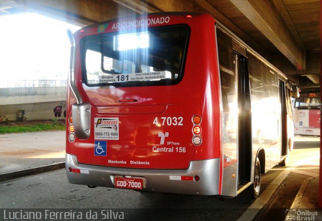 Pêssego Transportes 4 7032 na cidade de São Paulo, São Paulo, Brasil, por Luciano Ferreira da Silva. ID da foto: 4108435.