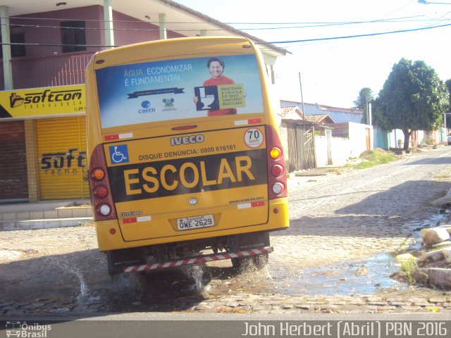Escolares 2629 na cidade de Natal, Rio Grande do Norte, Brasil, por John Herbert. Número da foto: #4110026.