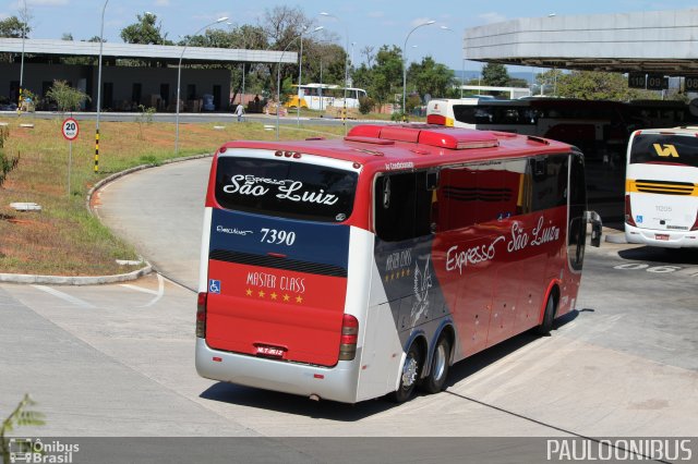 Expresso São Luiz 7390 na cidade de Brasília, Distrito Federal, Brasil, por Paulo Camillo Mendes Maria. Número da foto: #4180633.