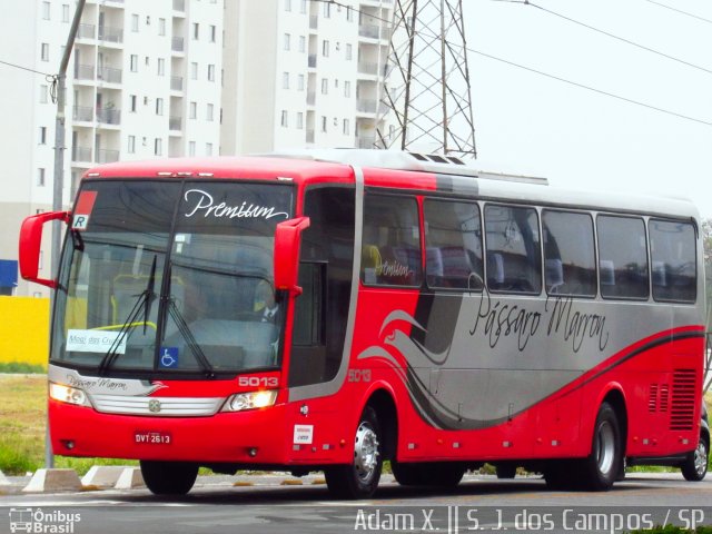 Empresa de Ônibus Pássaro Marron 5013 na cidade de São José dos Campos, São Paulo, Brasil, por Adam Xavier Rodrigues Lima. Número da foto: #4183986.