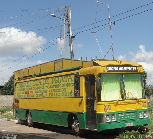 Ônibus Particulares 1990 na cidade de Aparecida de Goiânia, Goiás, Brasil, por Lucas Gabriel Resende Lopes. ID da foto: 4184102.